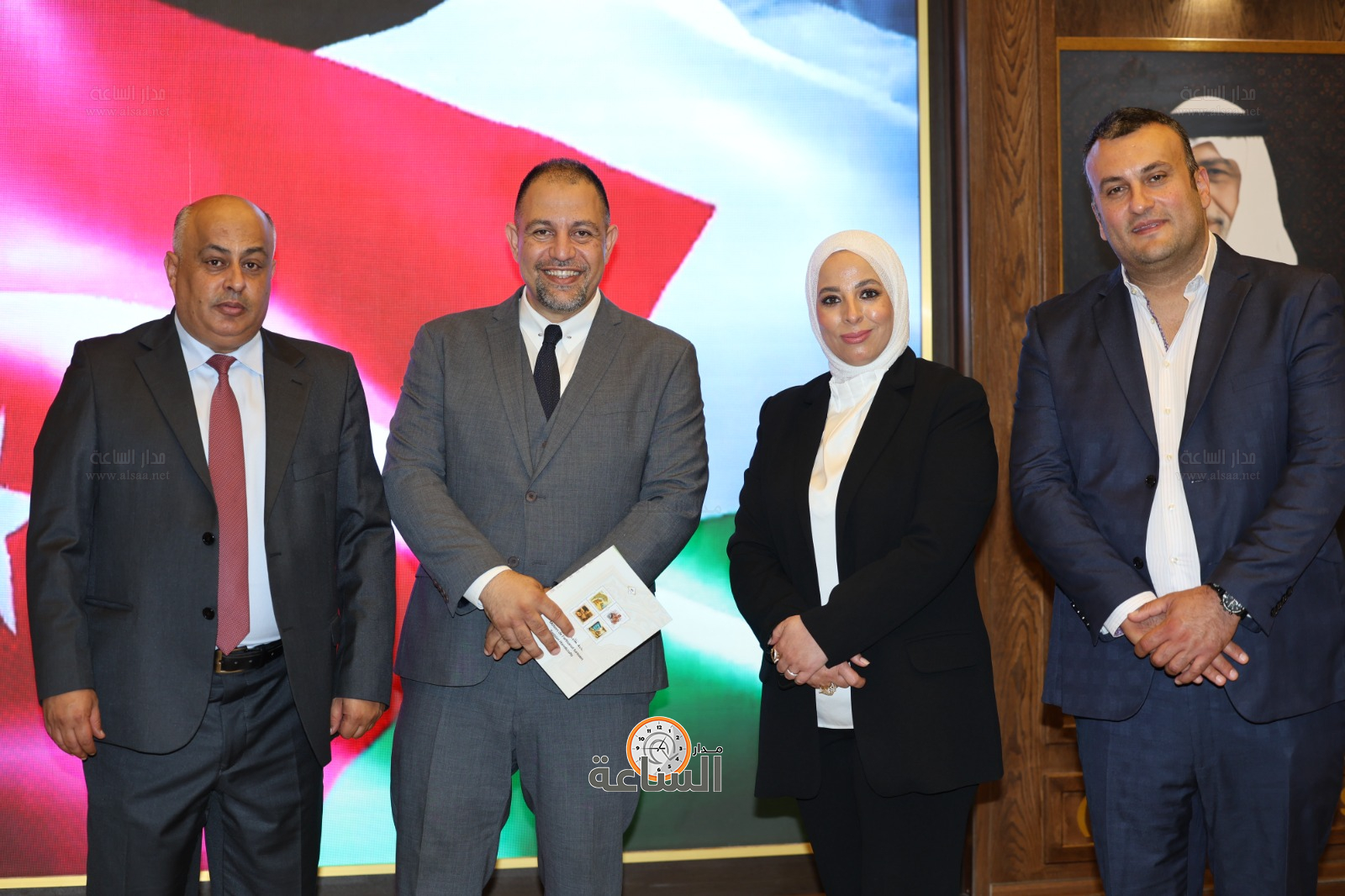 Madar Al-Saa Images 0.399547427571455