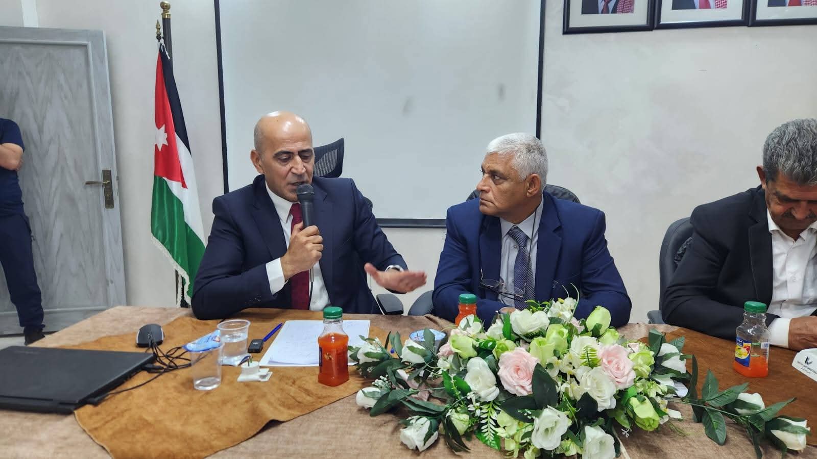 Madar Al-Saa Images 0.5381717843835772