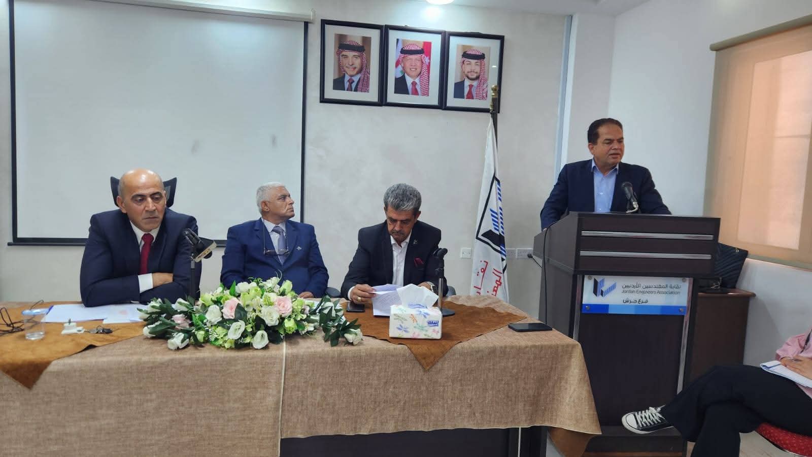 Madar Al-Saa Images 0.9151898372787953