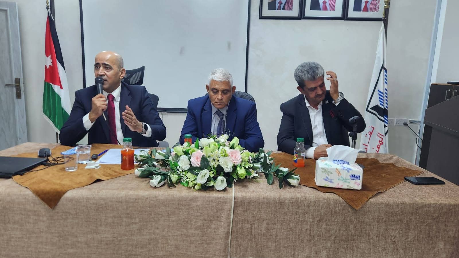 Madar Al-Saa Images 0.41820715941398856