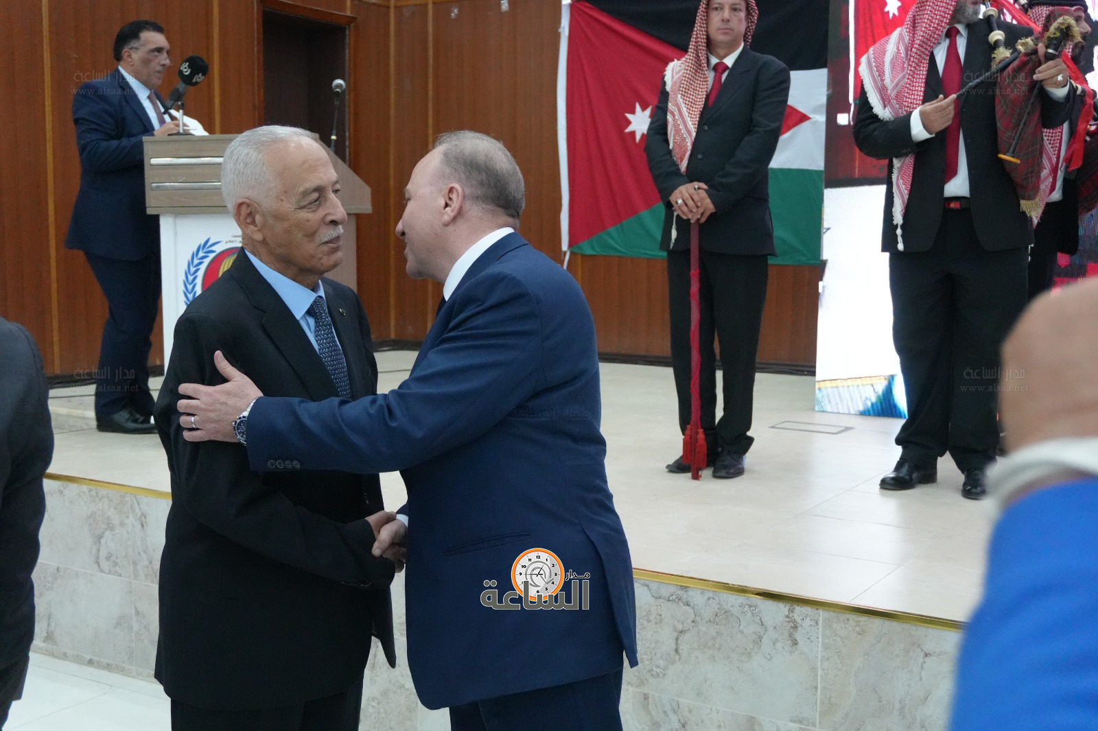 Madar Al-Saa Images 0.9693074391128754