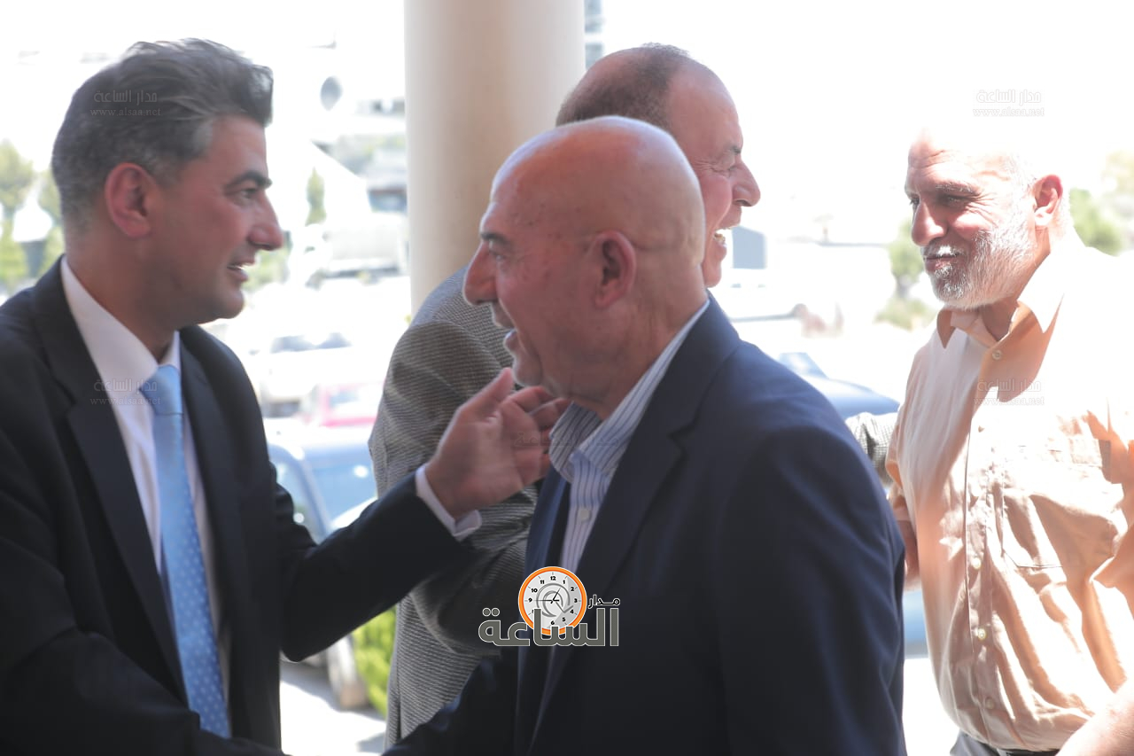 Madar Al-Saa Images 0.818203906458733