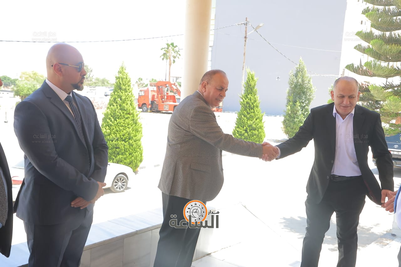 Madar Al-Saa Images 0.8727352077332511