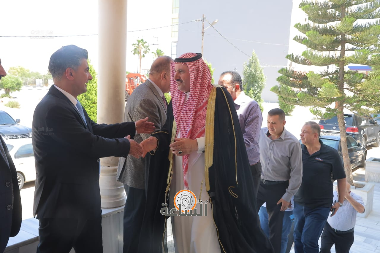 Madar Al-Saa Images 0.5522258260422211