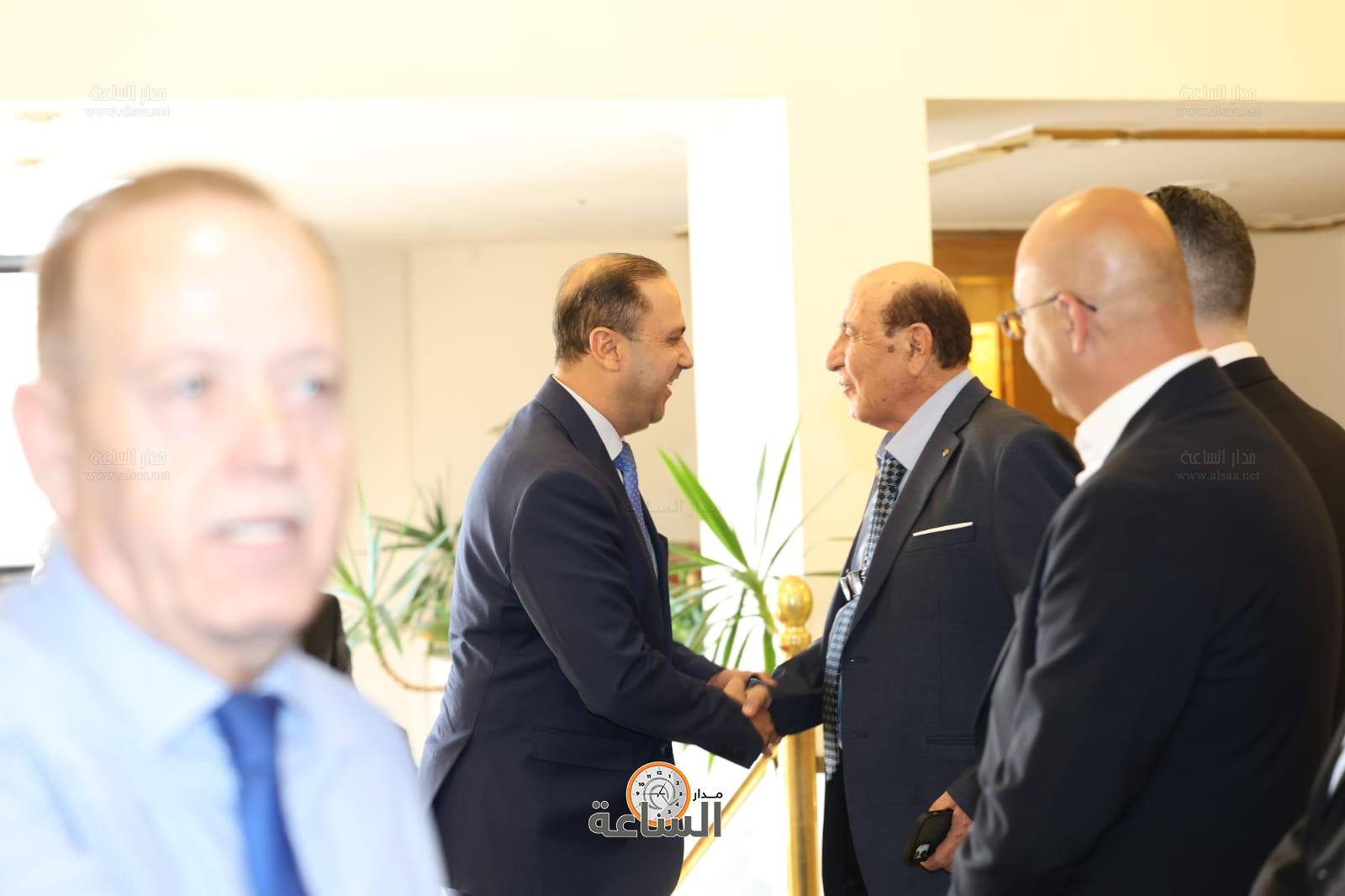 Madar Al-Saa Images 0.9792322366054219