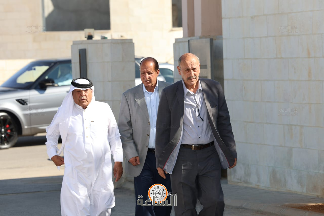 Madar Al-Saa Images 0.9394274765527645