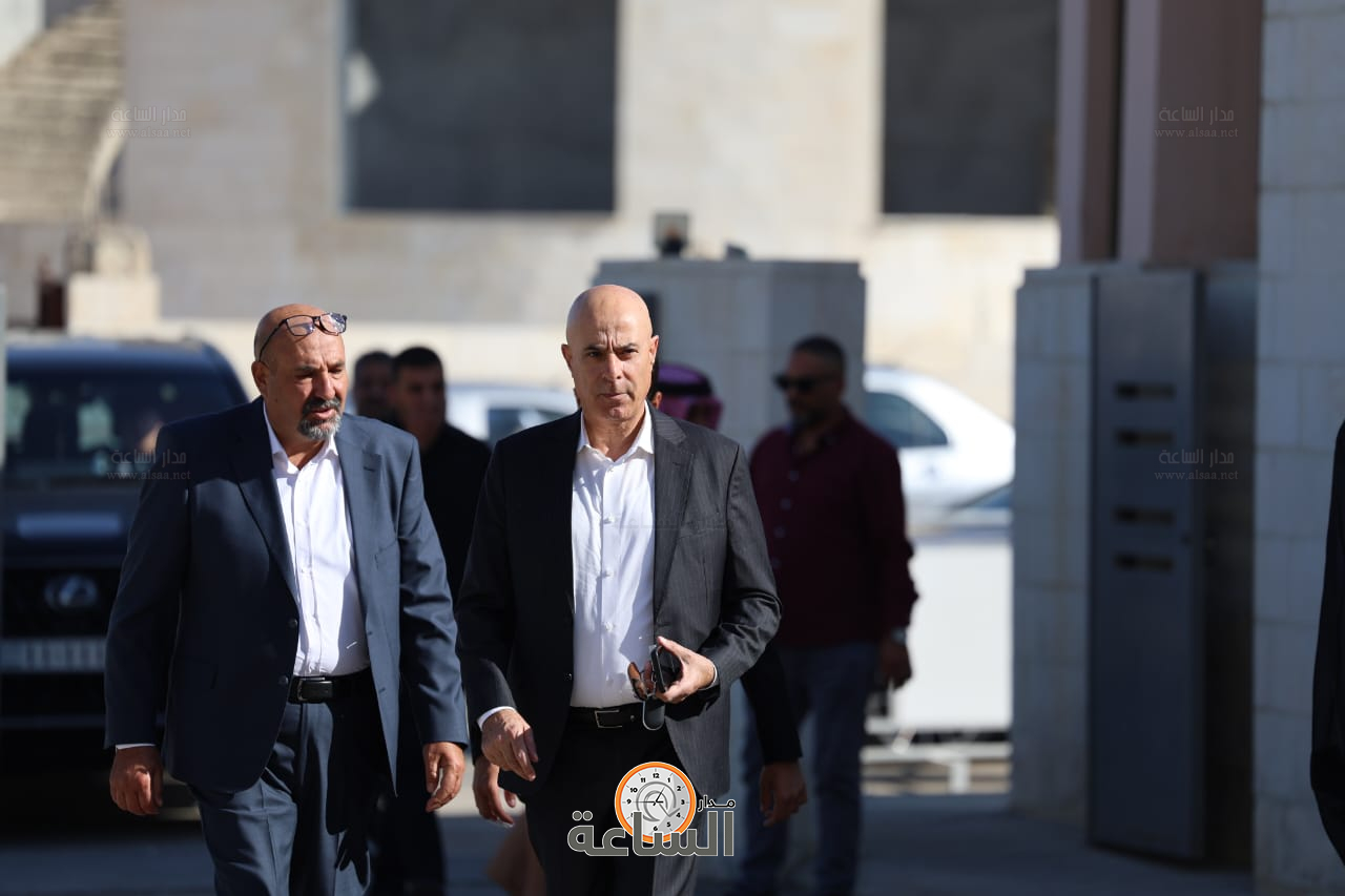 Madar Al-Saa Images 0.05776406776942111