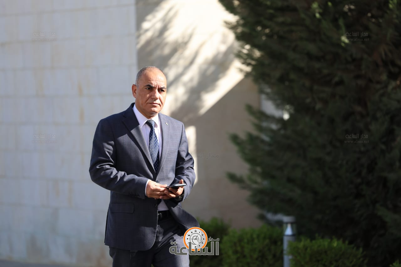 Madar Al-Saa Images 0.3845667149627282