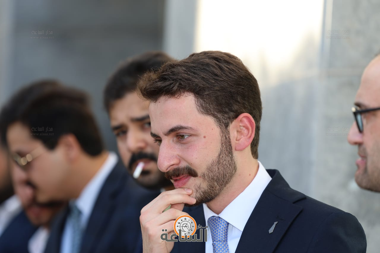 Madar Al-Saa Images 0.7125272132549901