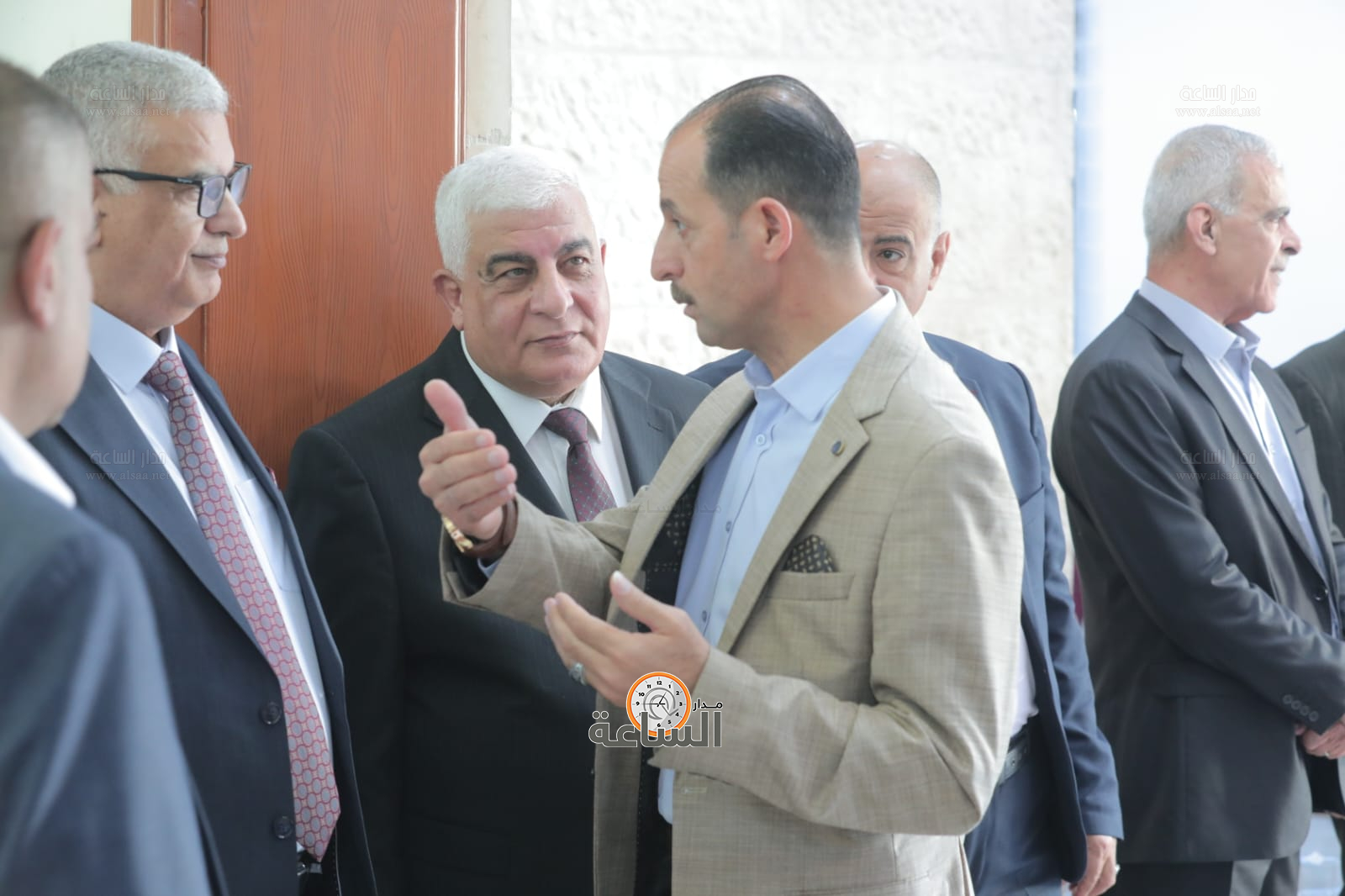 Madar Al-Saa Images 0.3802491713386351