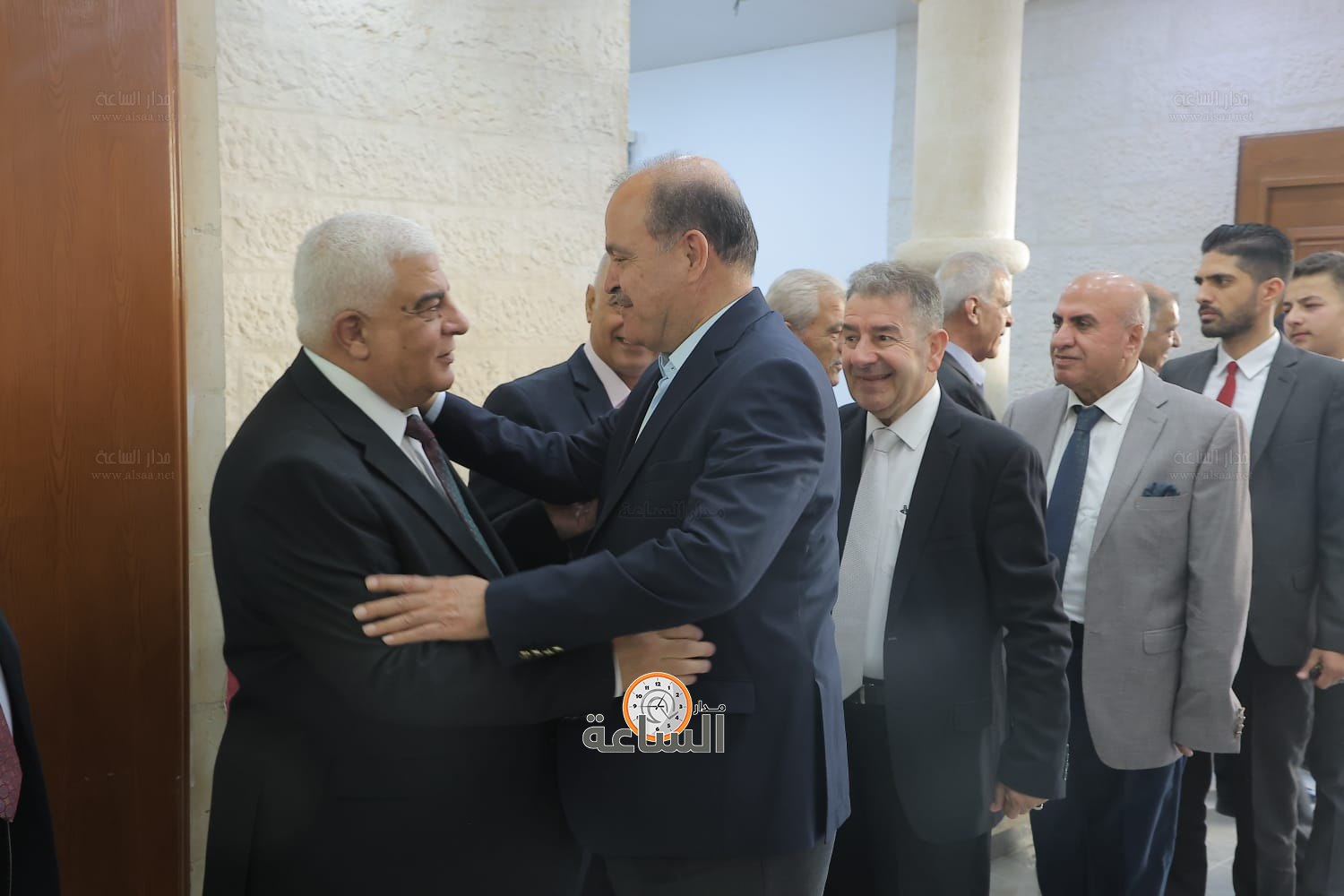 Madar Al-Saa Images 0.5045994180816211