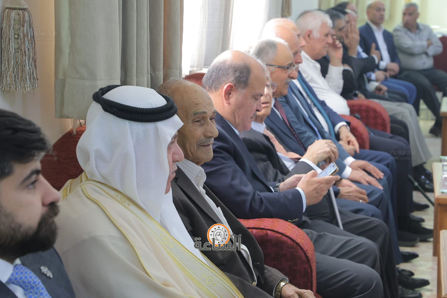 Madar Al-Saa Images 0.24358022224363518