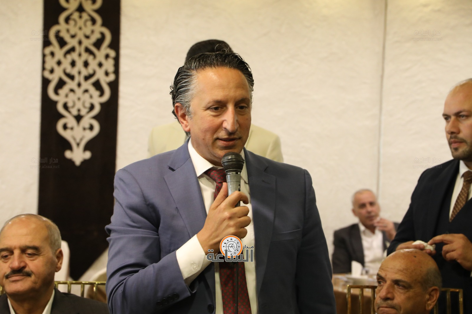 Madar Al-Saa Images 0.04671542765414938