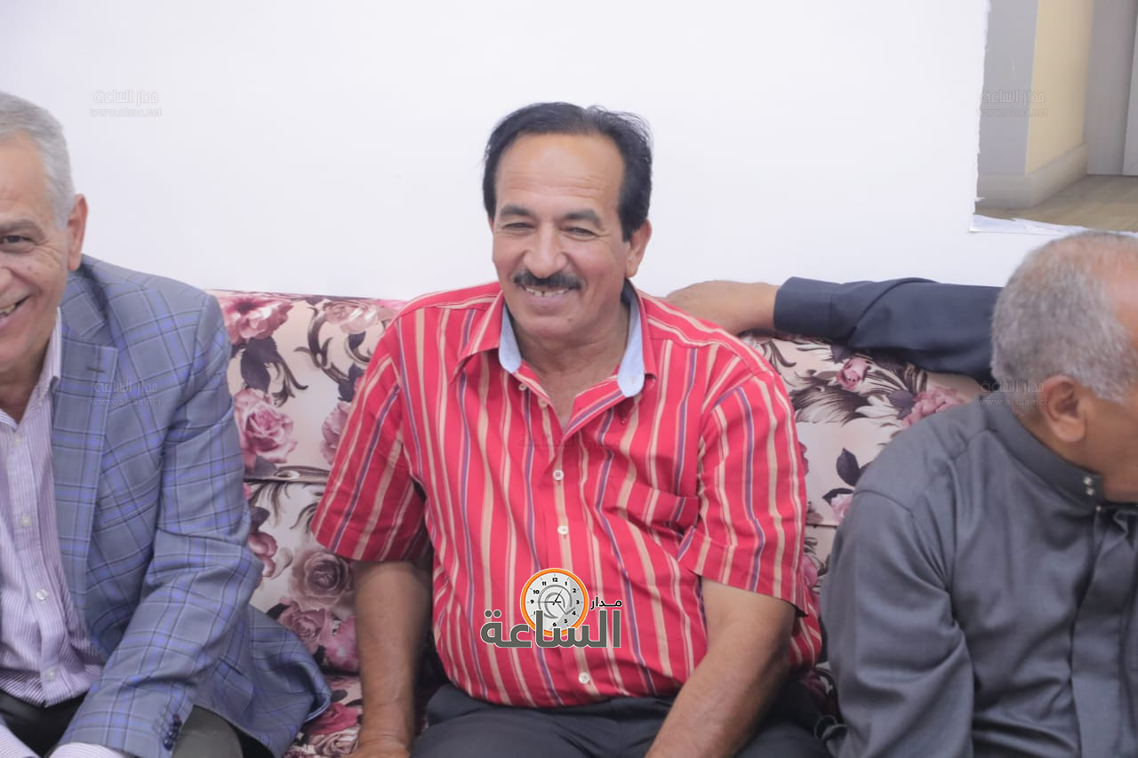 Madar Al-Saa Images 0.8710178745399942