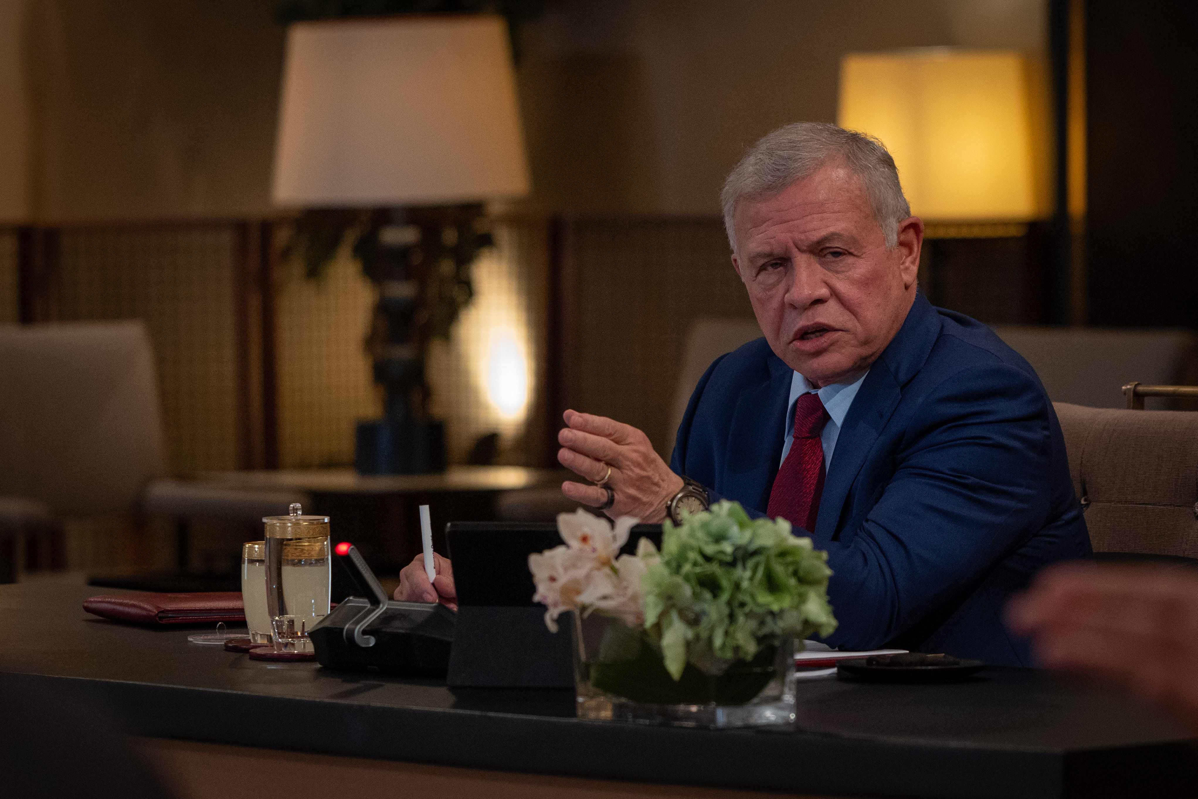 Madar Al-Saa Images 0.8264449881358147