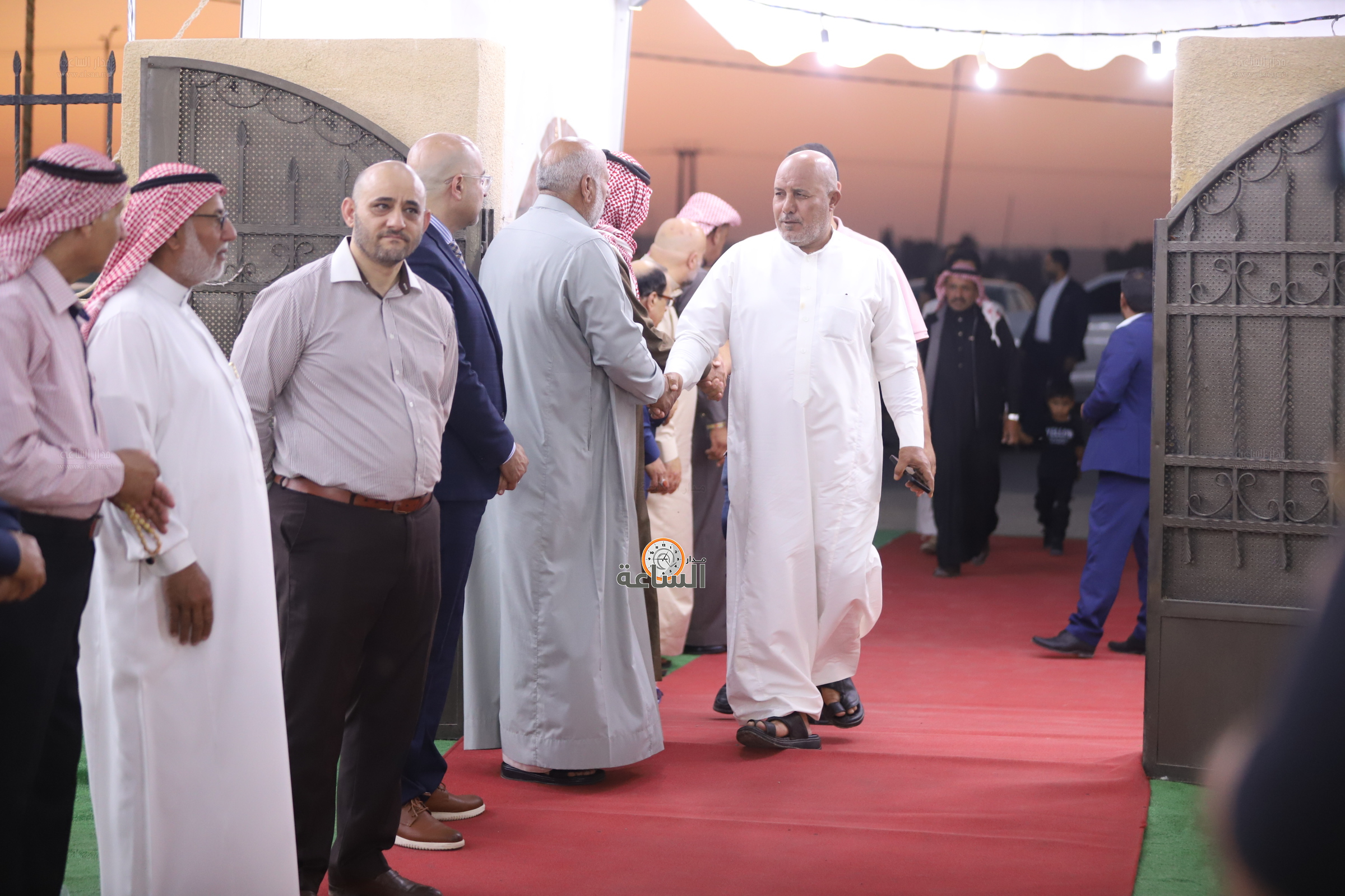 Madar Al-Saa Images 0.41577382494617576