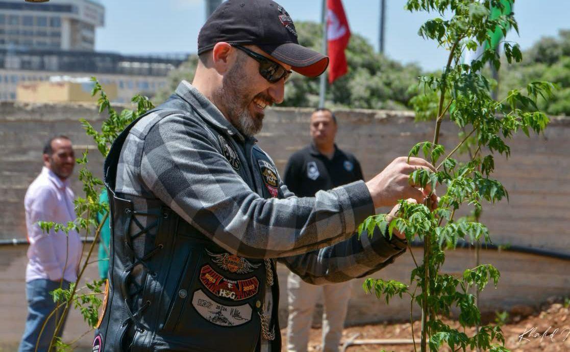 Madar Al-Saa Images 0.3735326735602412