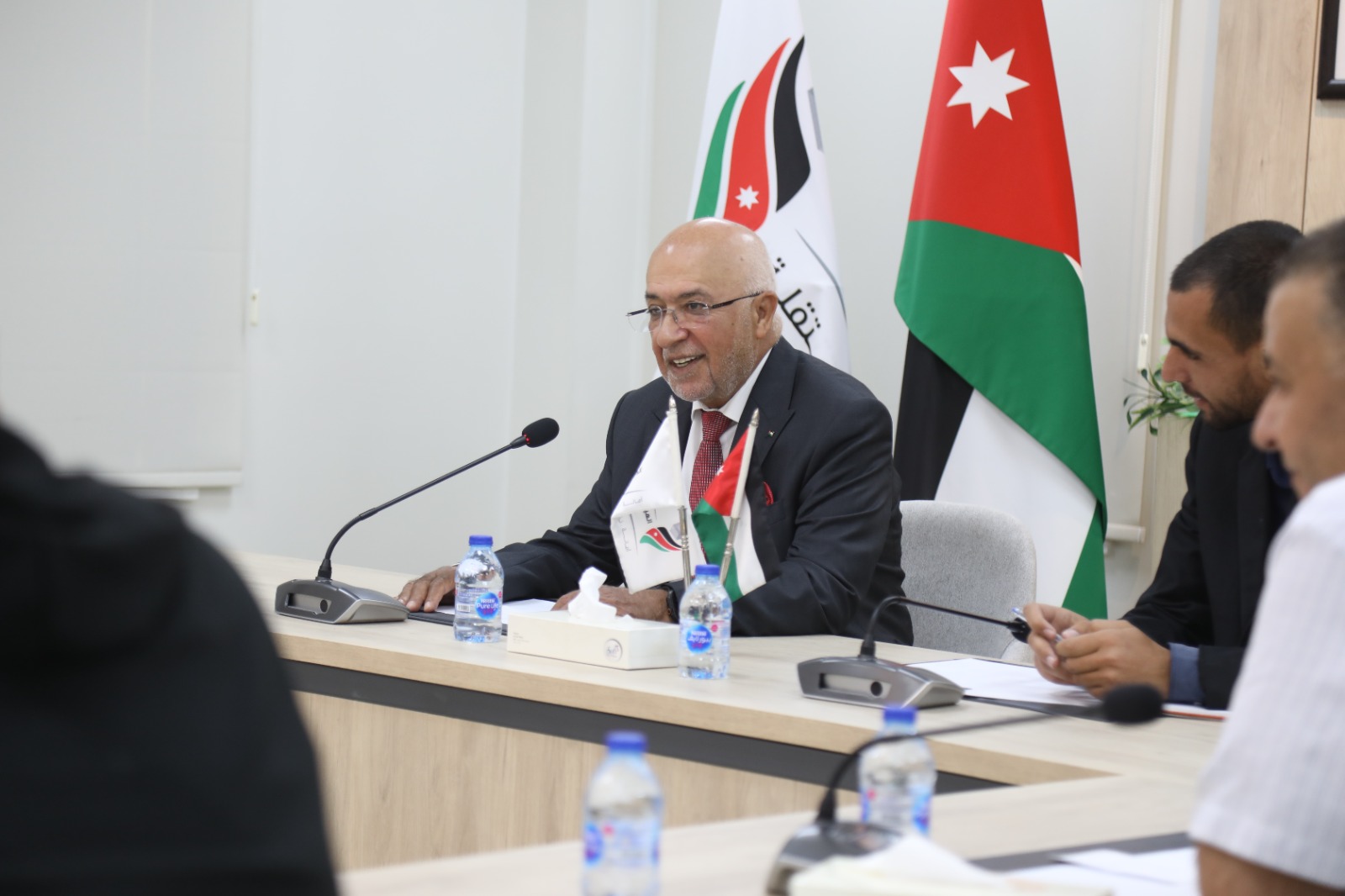 Madar Al-Saa Images 0.1651886982274896