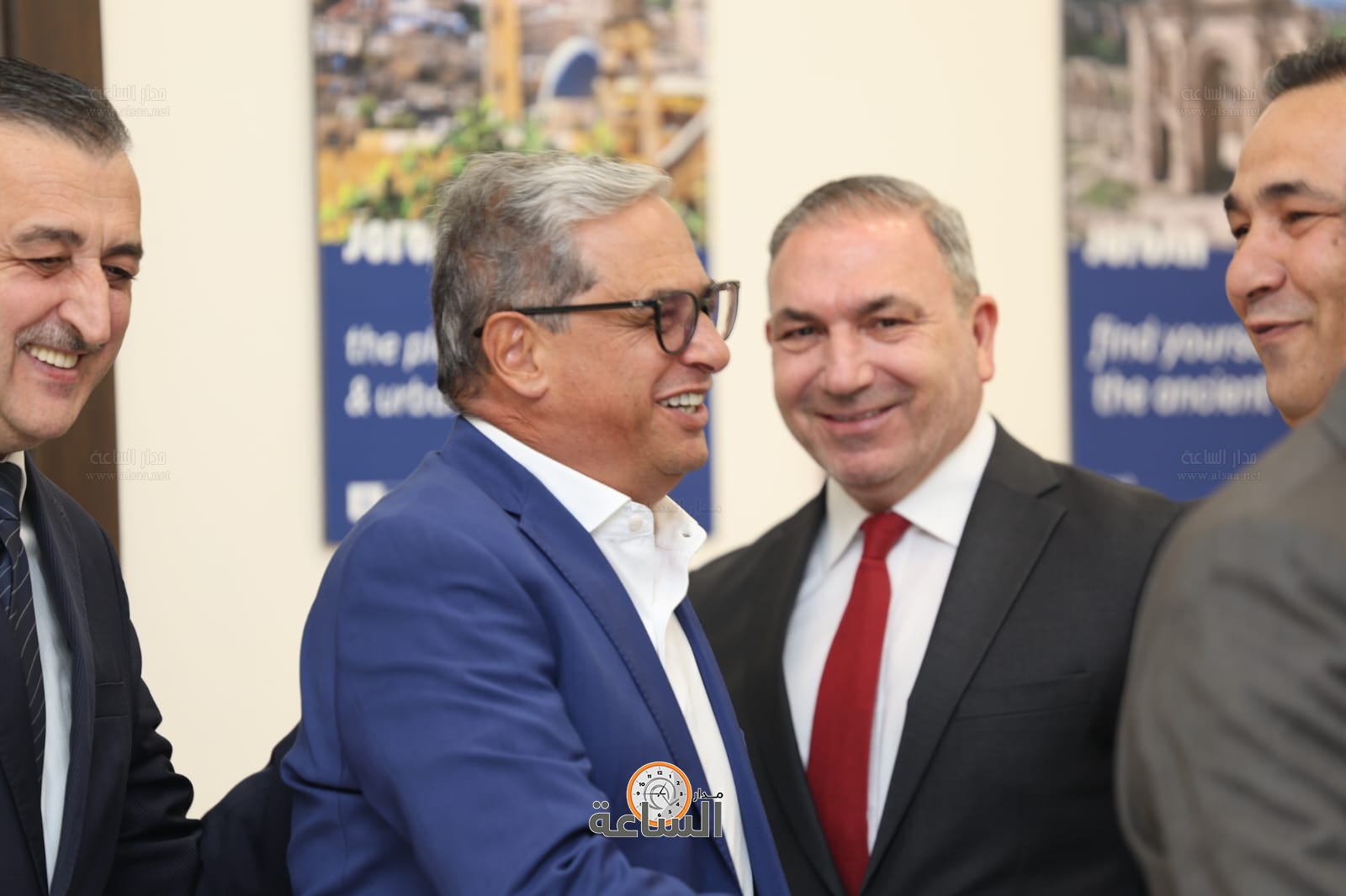 Madar Al-Saa Images 0.24056180315572107