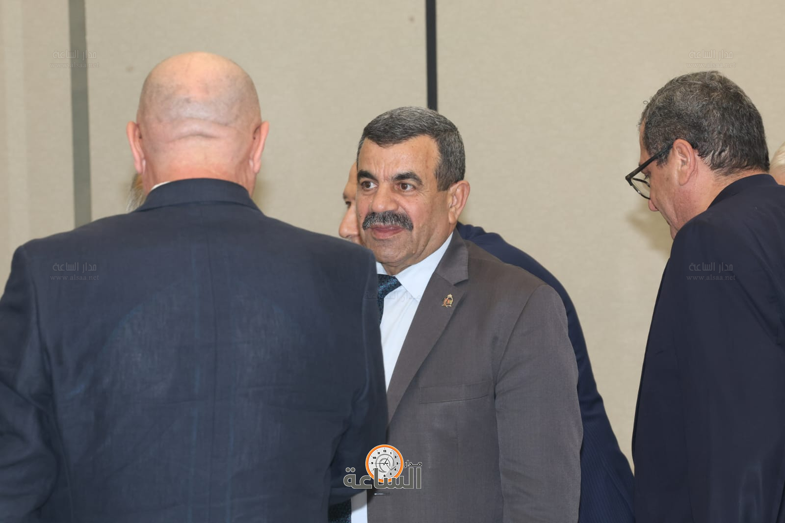 Madar Al-Saa Images 0.43313449835786777