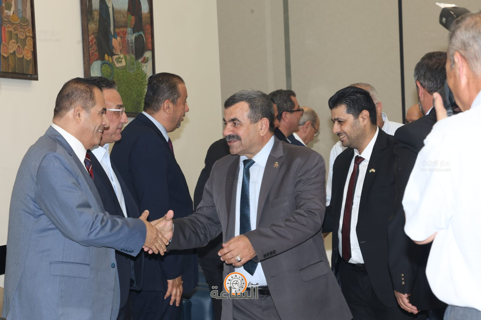 Madar Al-Saa Images 0.6948948769385703