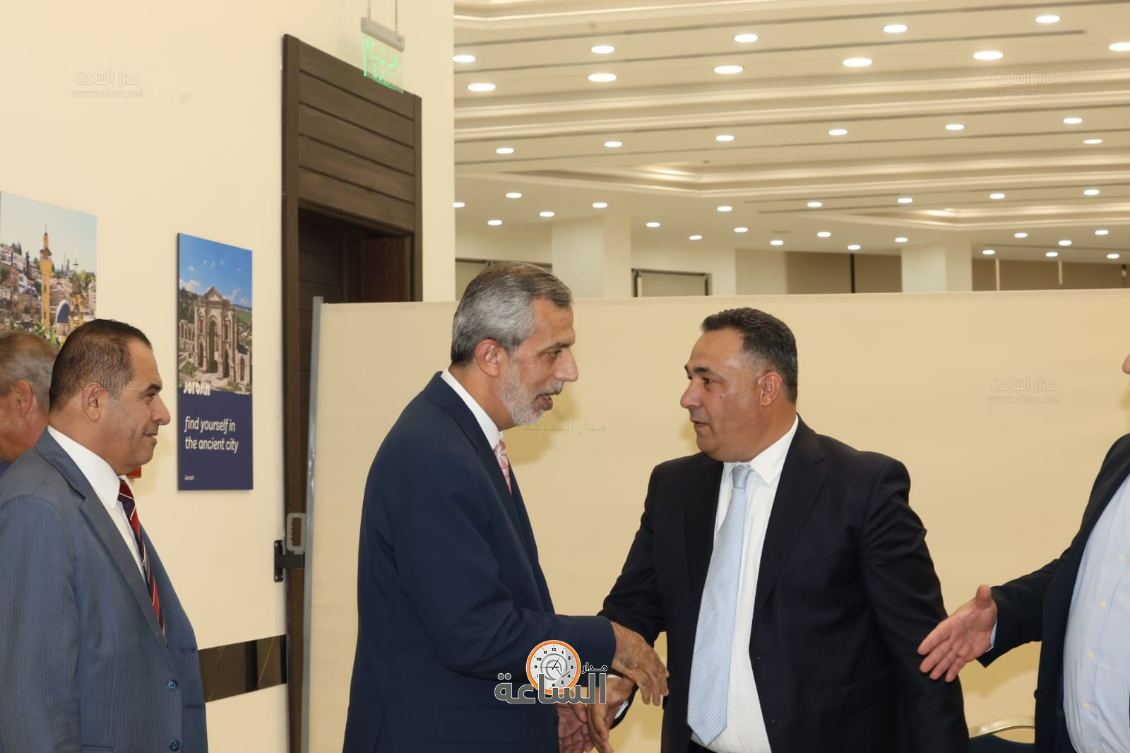 Madar Al-Saa Images 0.9544786326534387