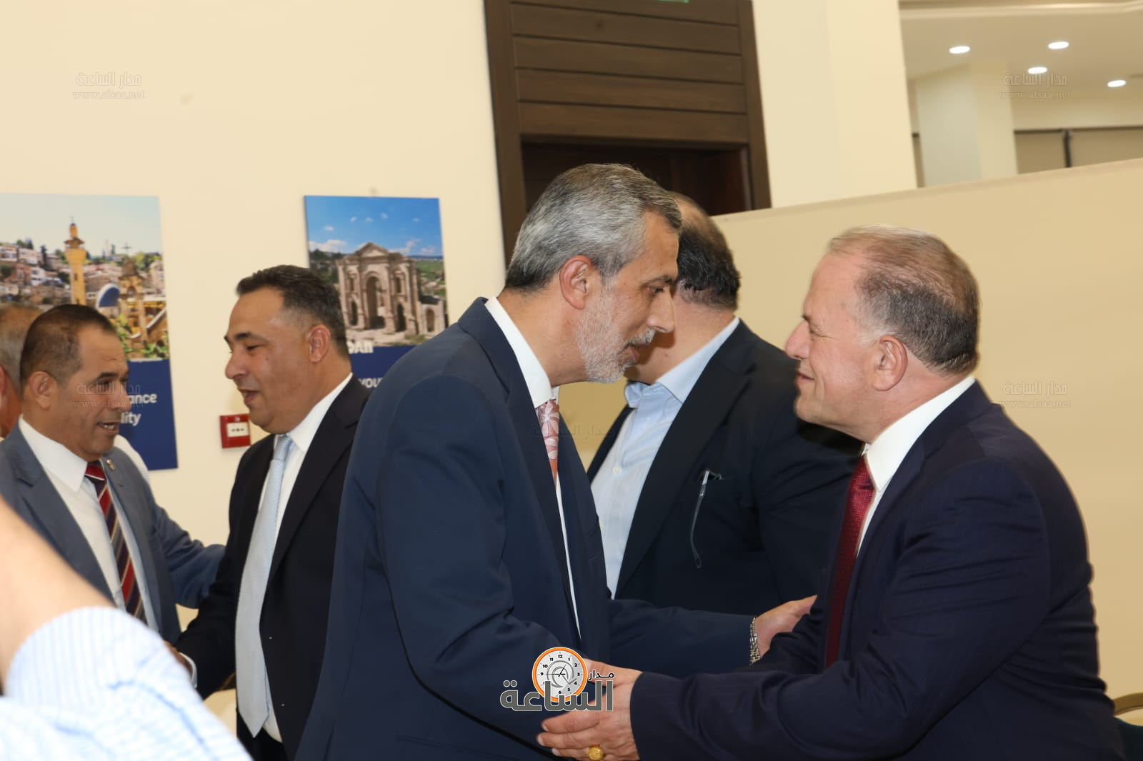 Madar Al-Saa Images 0.3080158622409268