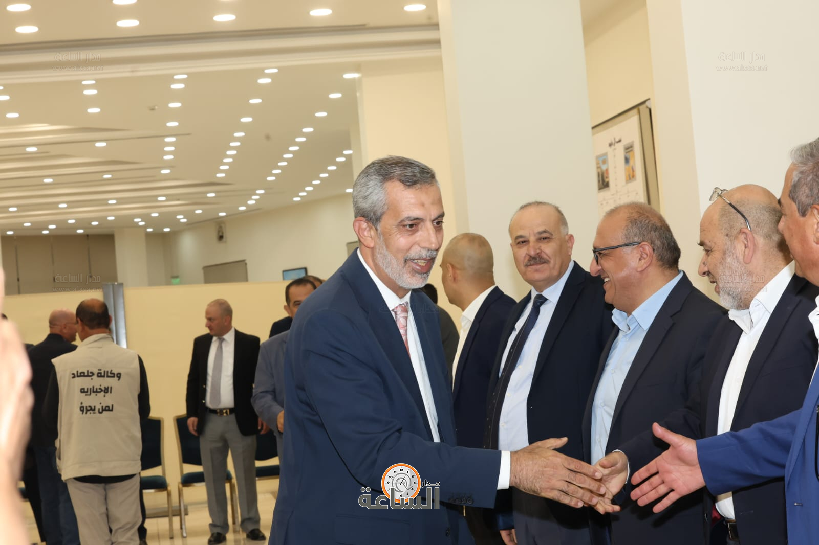 Madar Al-Saa Images 0.16649341019068542