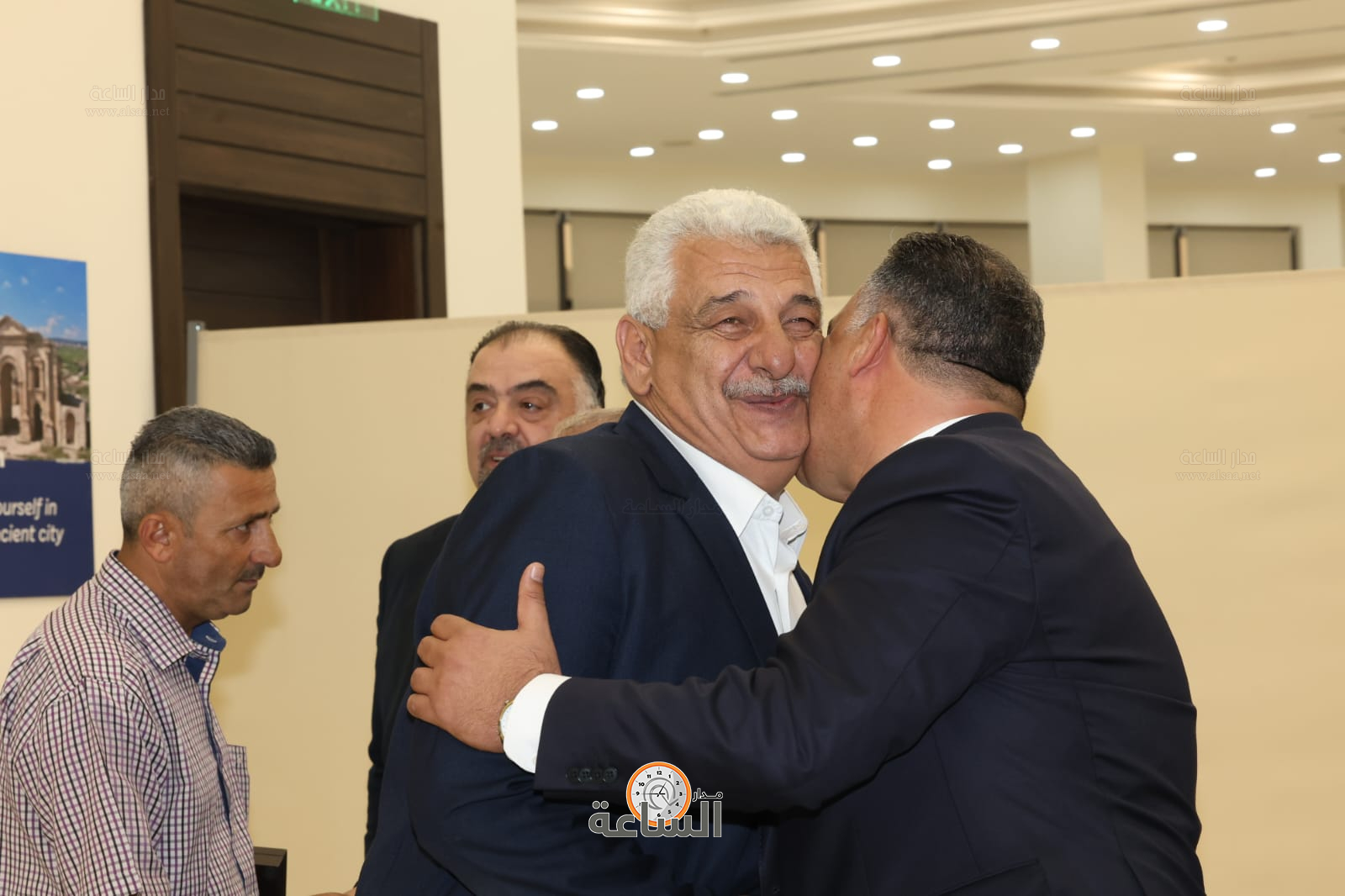 Madar Al-Saa Images 0.013721633252376741