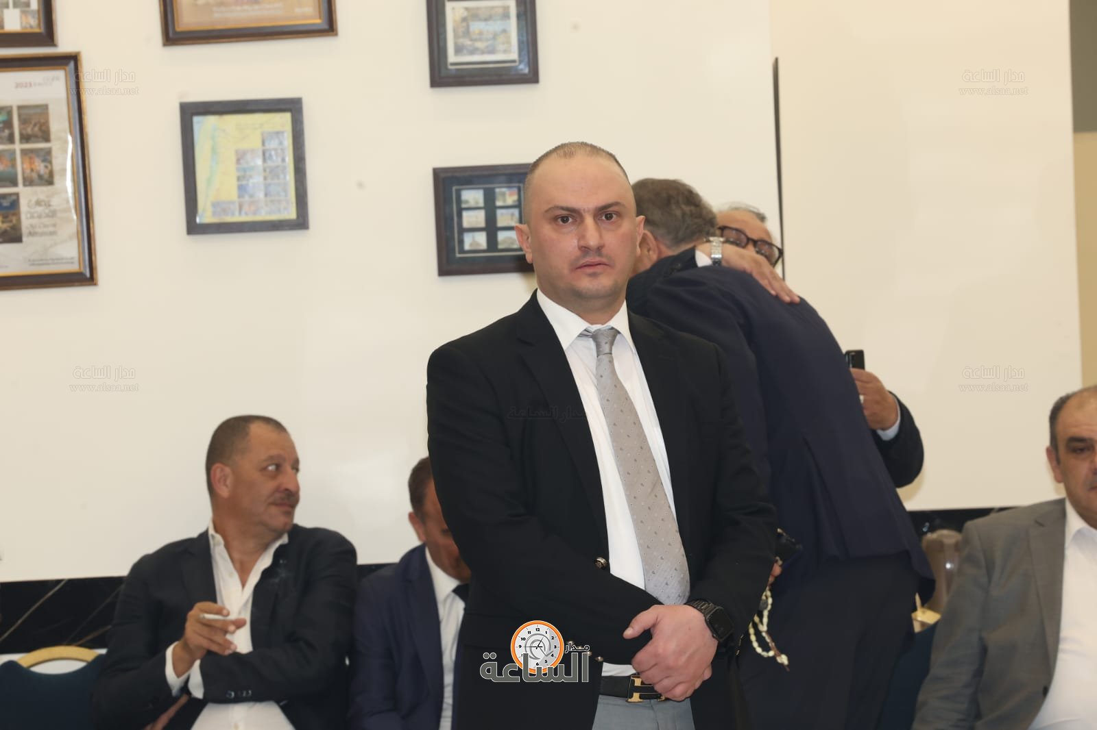 Madar Al-Saa Images 0.4385584624670926