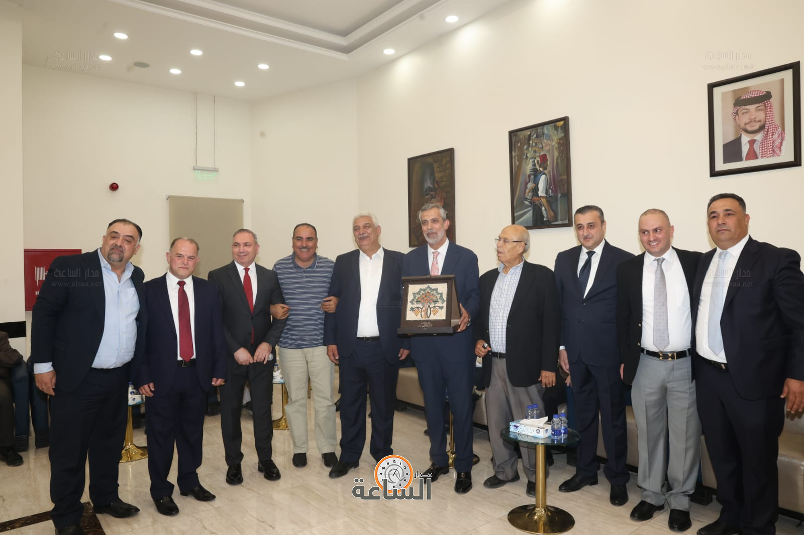 Madar Al-Saa Images 0.10841674356230979