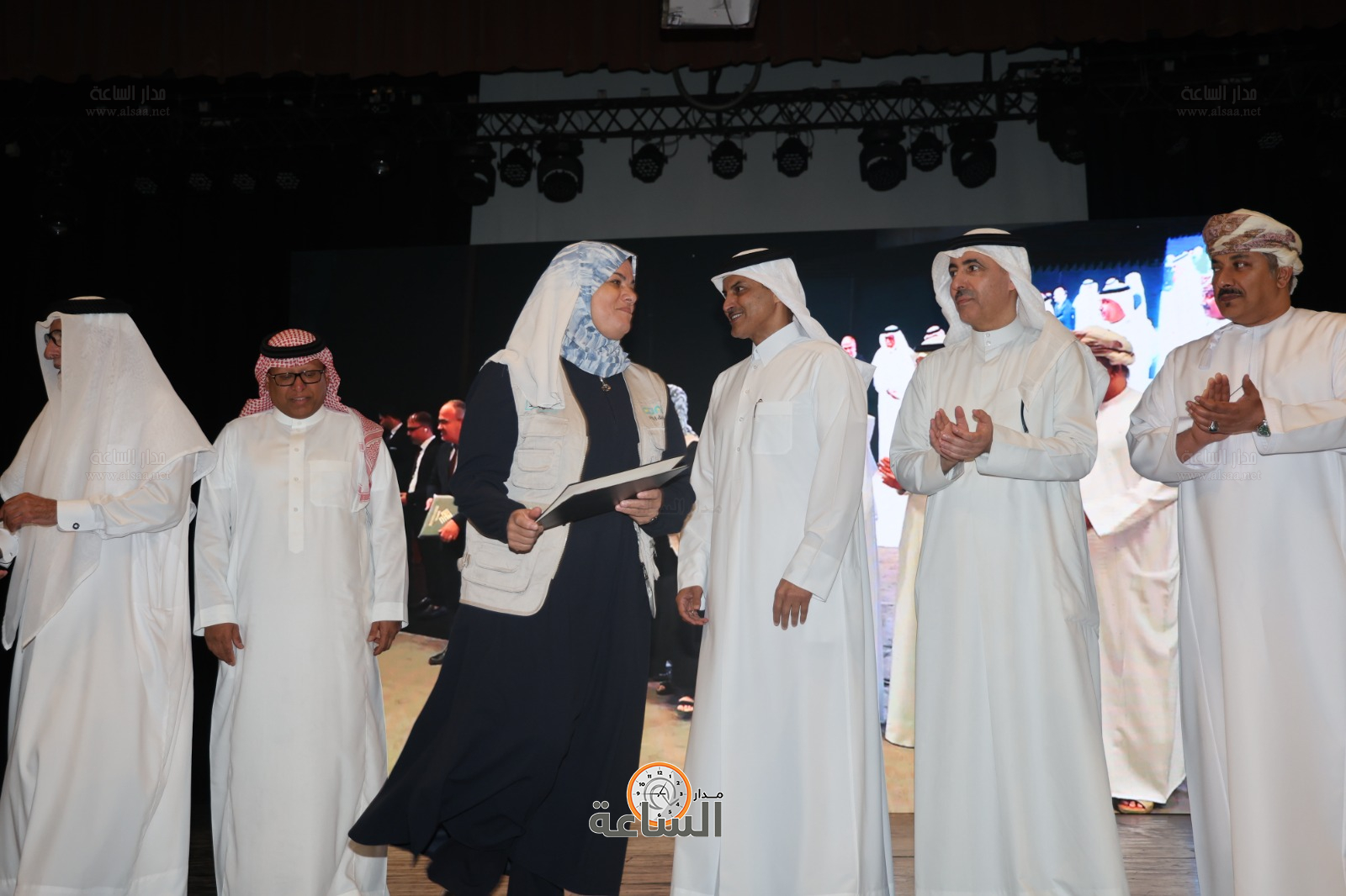 Madar Al-Saa Images 0.9602391405489421