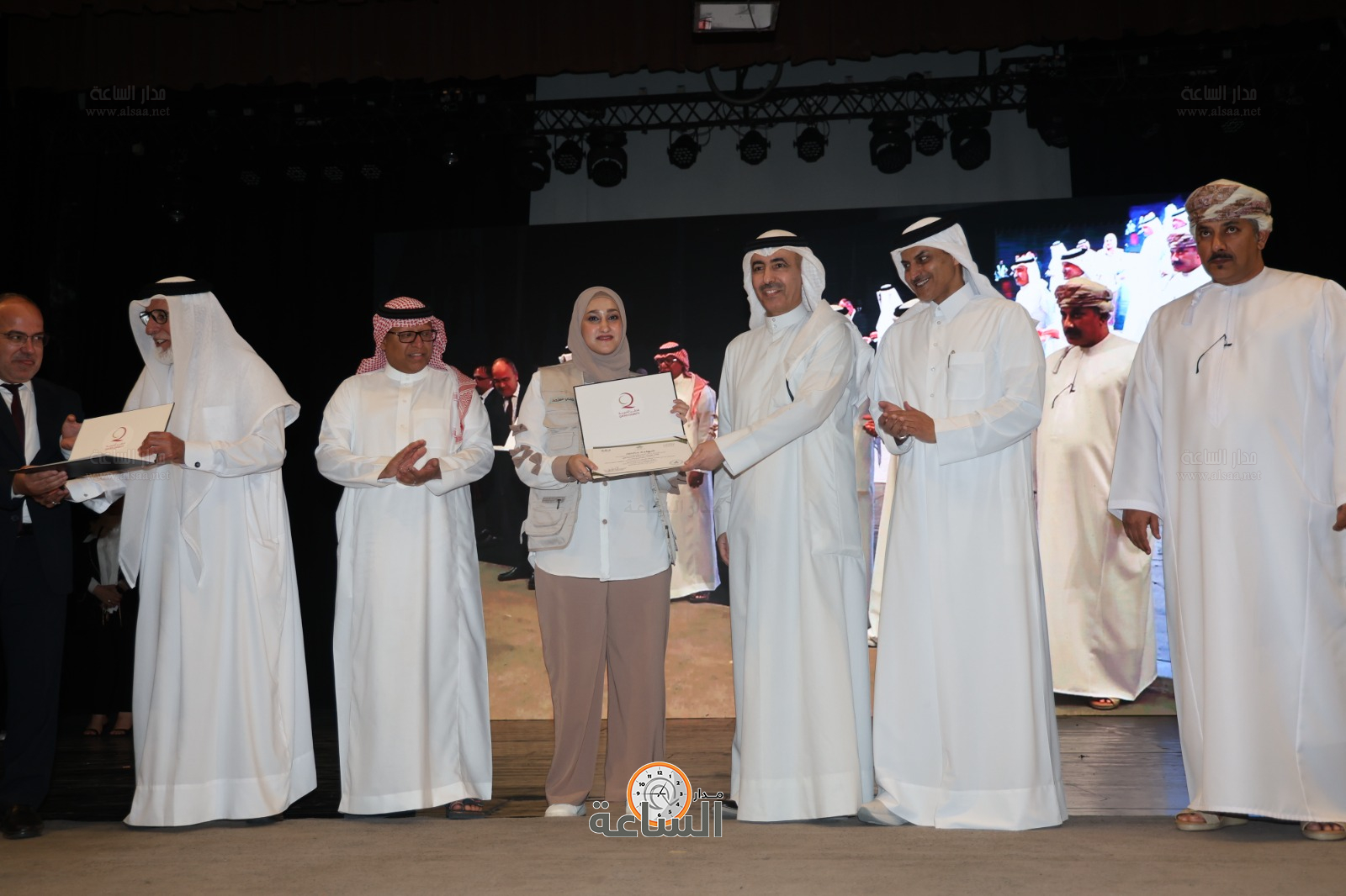 Madar Al-Saa Images 0.8490460666168155