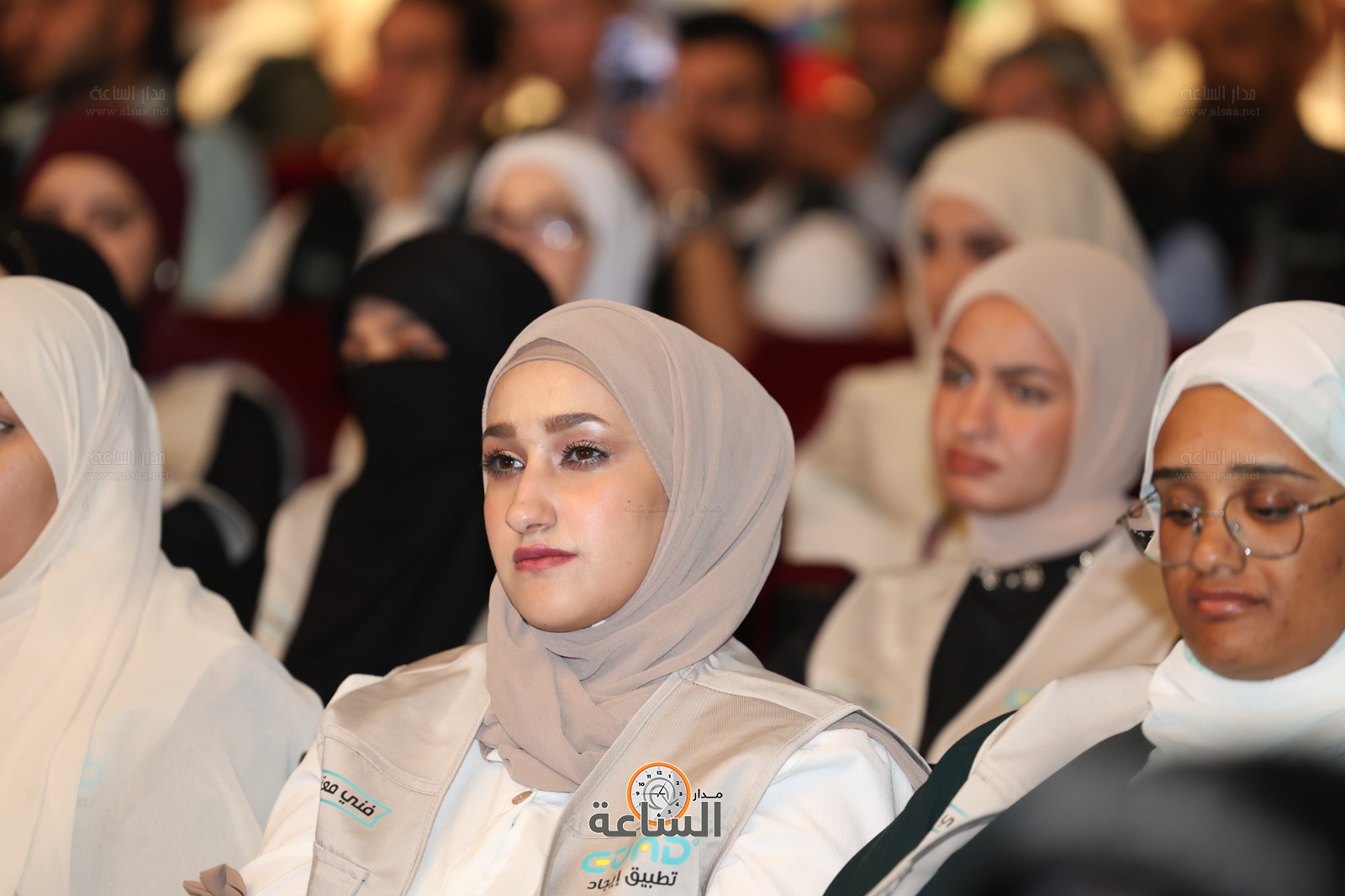 Madar Al-Saa Images 0.3991666596718011