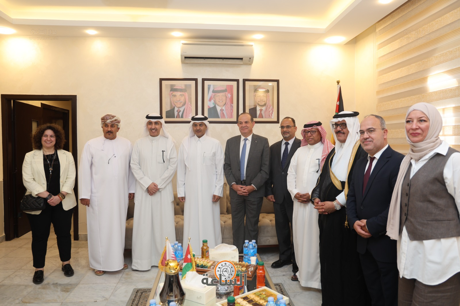 Madar Al-Saa Images 0.6018469560996949