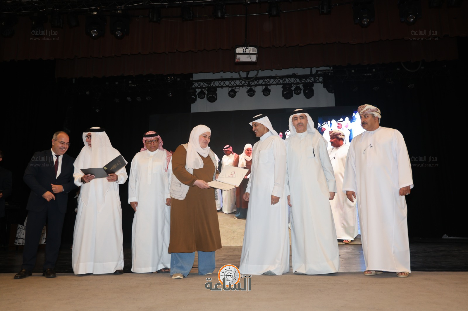 Madar Al-Saa Images 0.1300137271288878