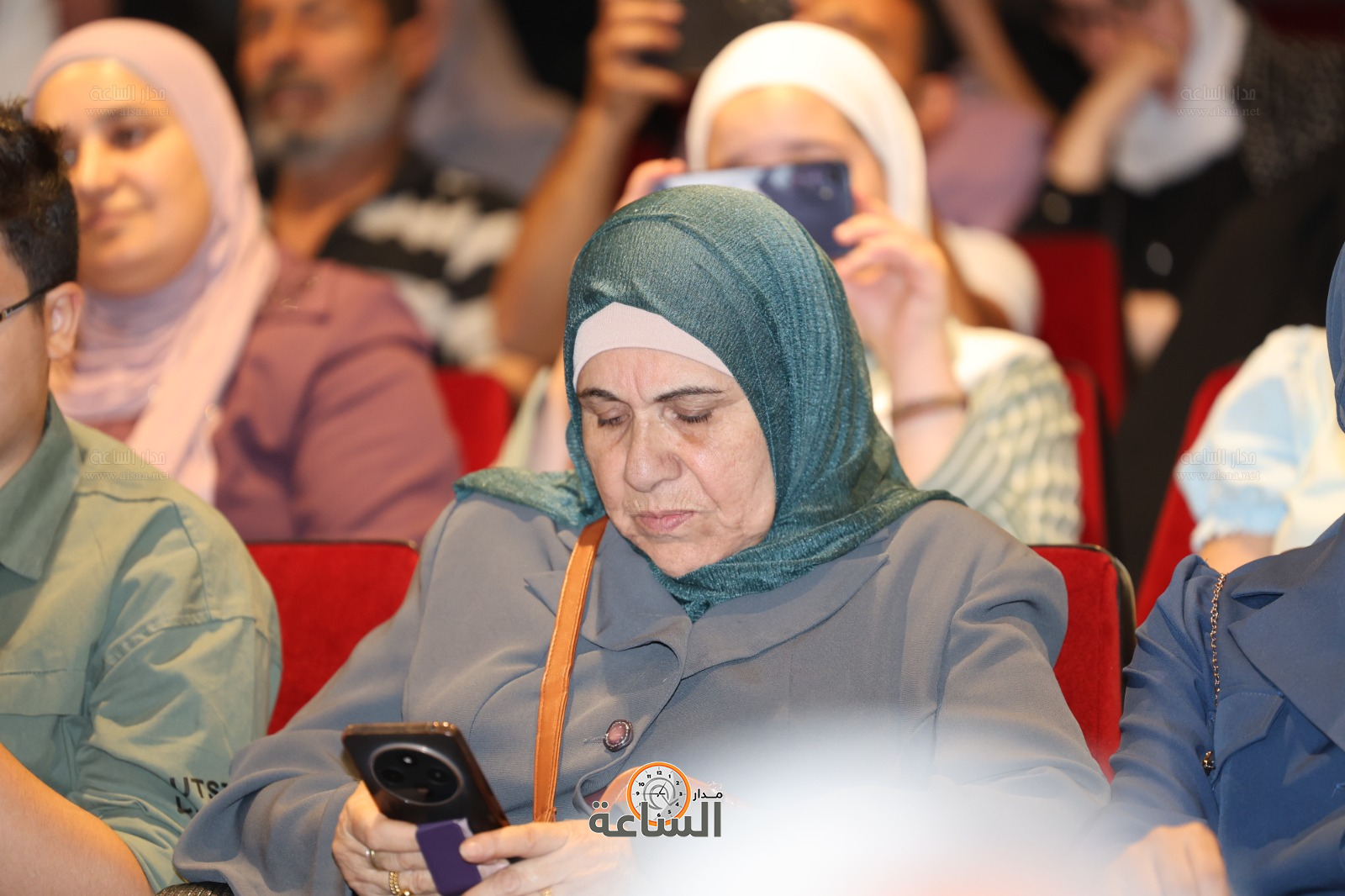 Madar Al-Saa Images 0.9340037226443142