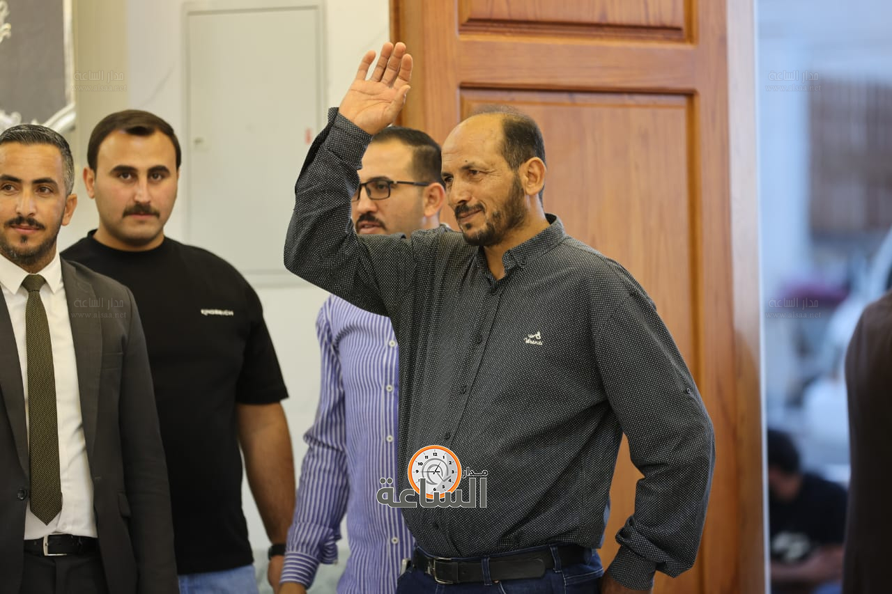 Madar Al-Saa Images 0.879508827669504