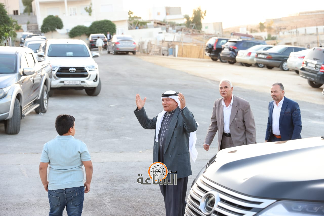 Madar Al-Saa Images 0.7712788603829548