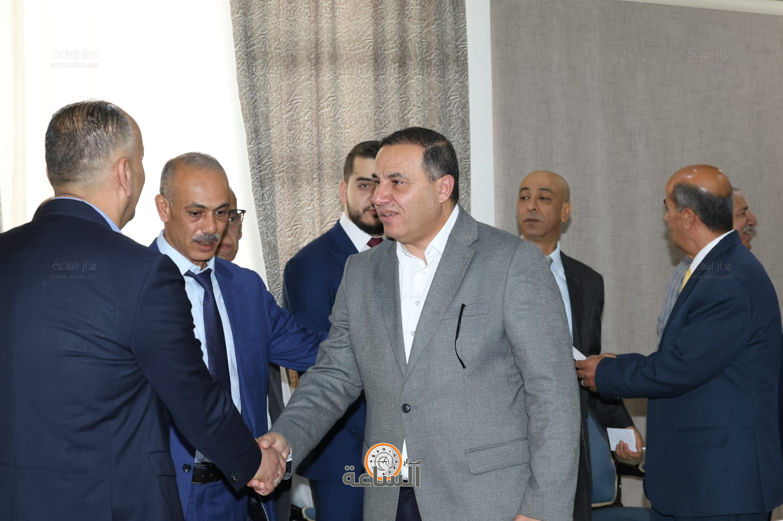 Madar Al-Saa Images 0.12094472420057234