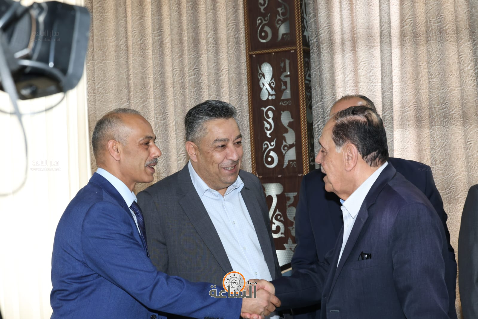 Madar Al-Saa Images 0.4378494707475741