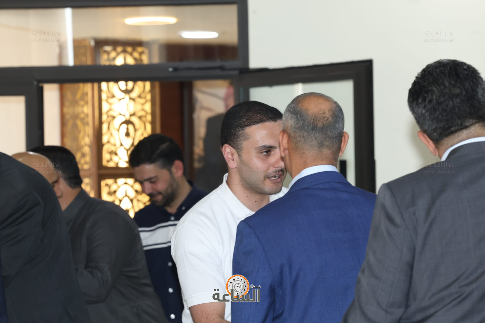 Madar Al-Saa Images 0.8805589358980509