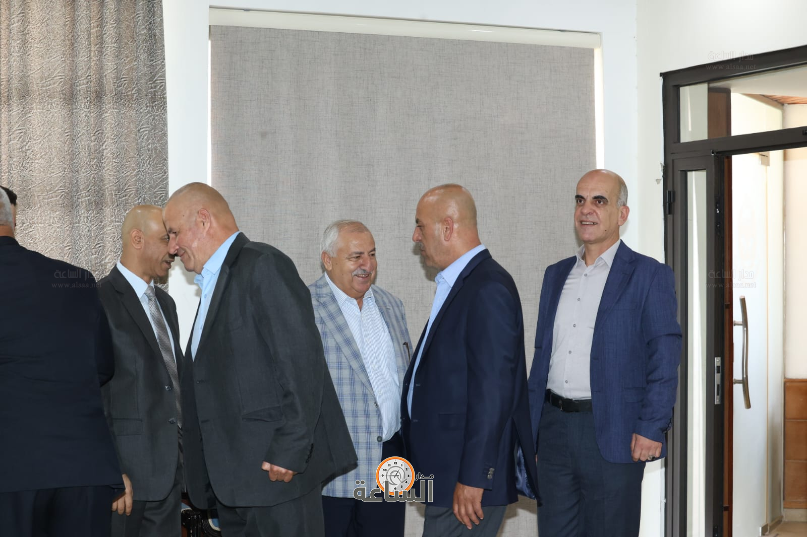 Madar Al-Saa Images 0.5572146037807634