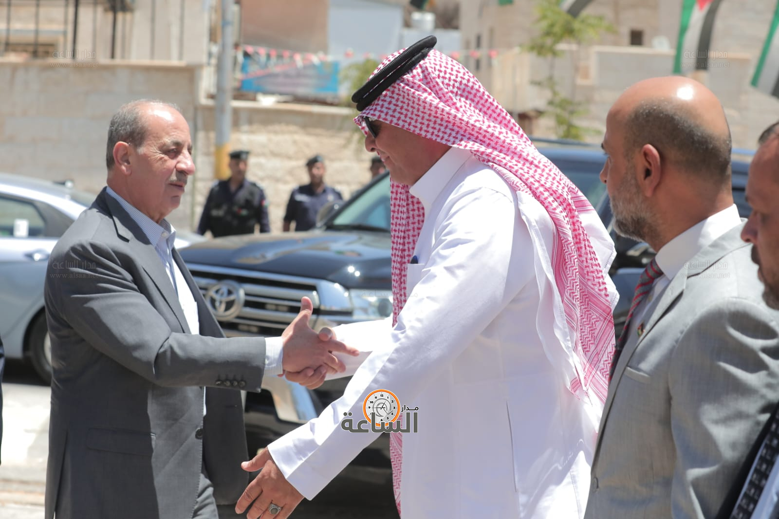 Madar Al-Saa Images 0.7585168285450709