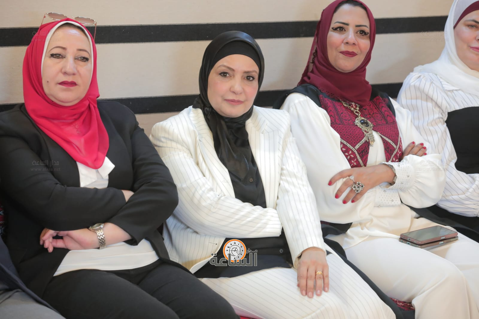 Madar Al-Saa Images 0.8747080576045432