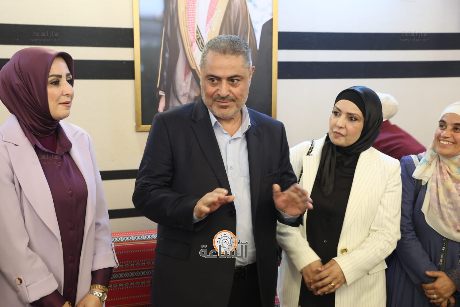 Madar Al-Saa Images 0.8184949239831185