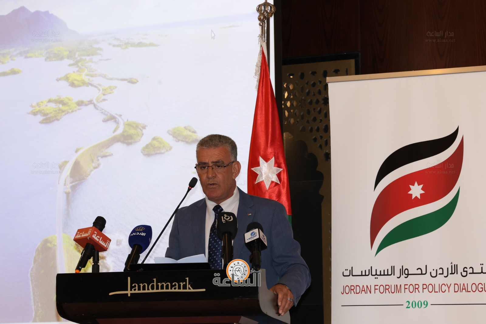 Madar Al-Saa Images 0.48367757456466276