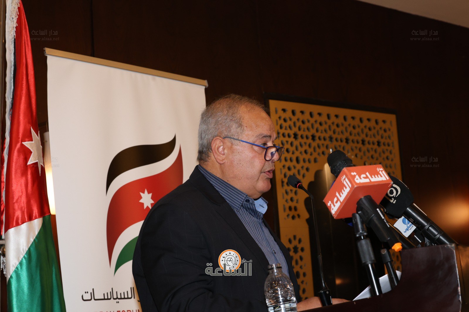 Madar Al-Saa Images 0.908780579853245