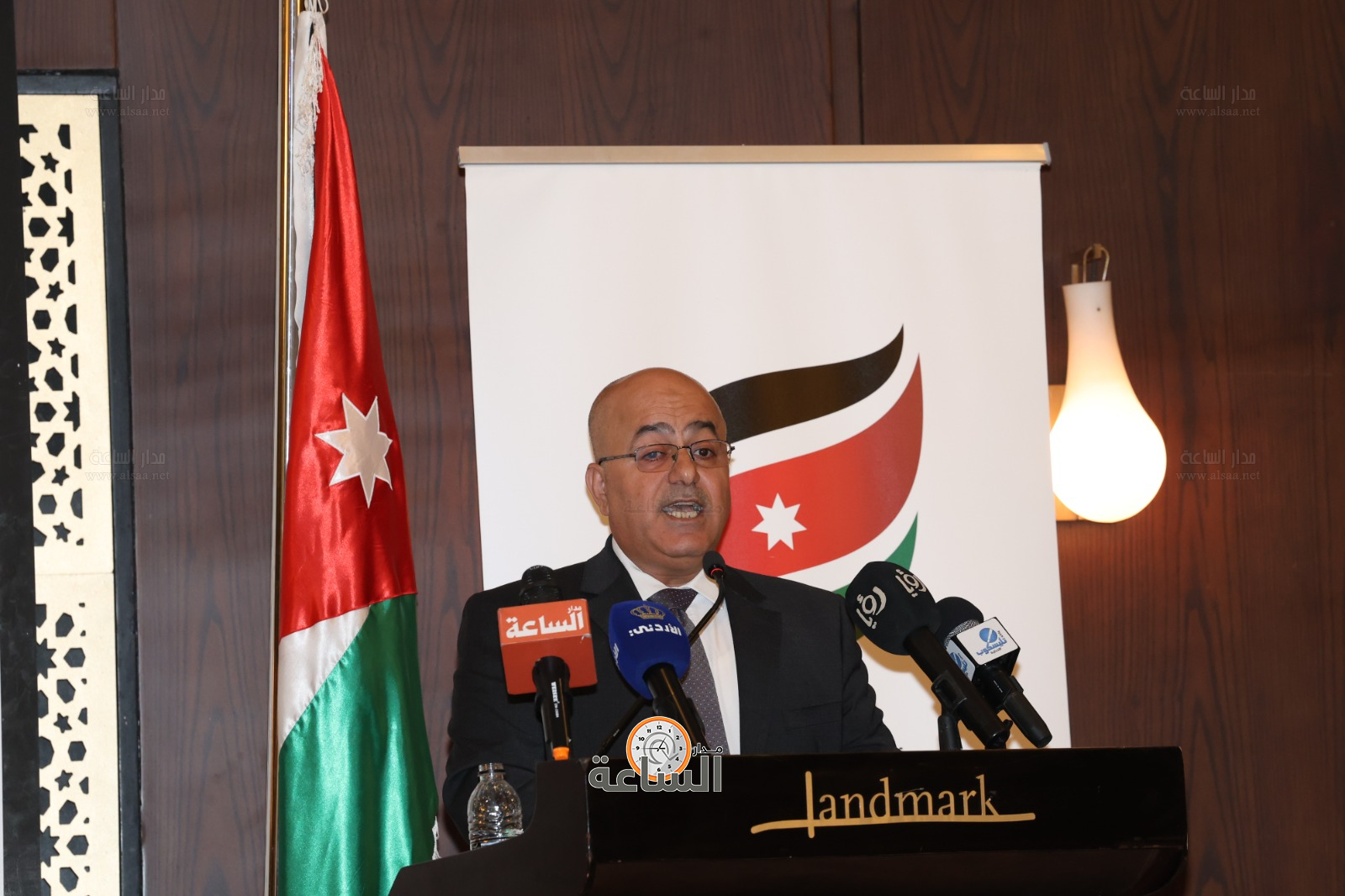 Madar Al-Saa Images 0.7139427139054463