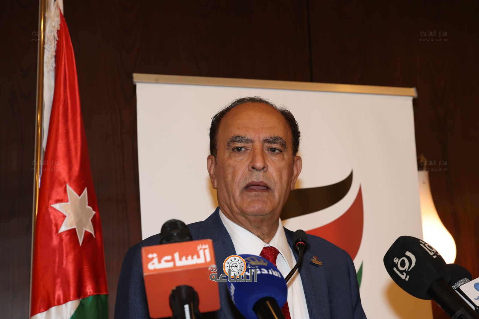 Madar Al-Saa Images 0.9045932550021617